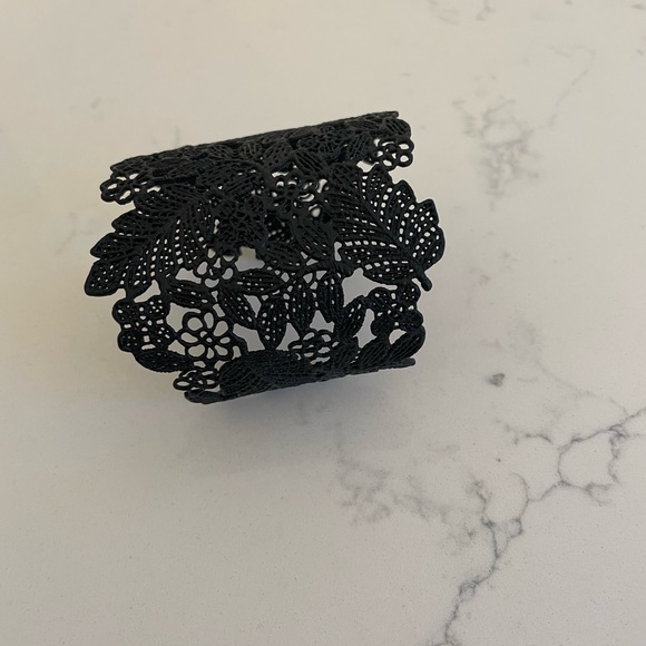 Stella and Dot Chantilly Lace Black Cuff - Picture 4 of 4